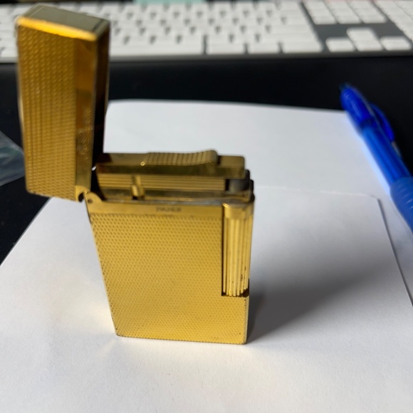 Rare S.T. Dupont Line 2 GoldPlated Lighter Montparnasse Grain d’Orge Ref. 016281 - Picture 12 of 15